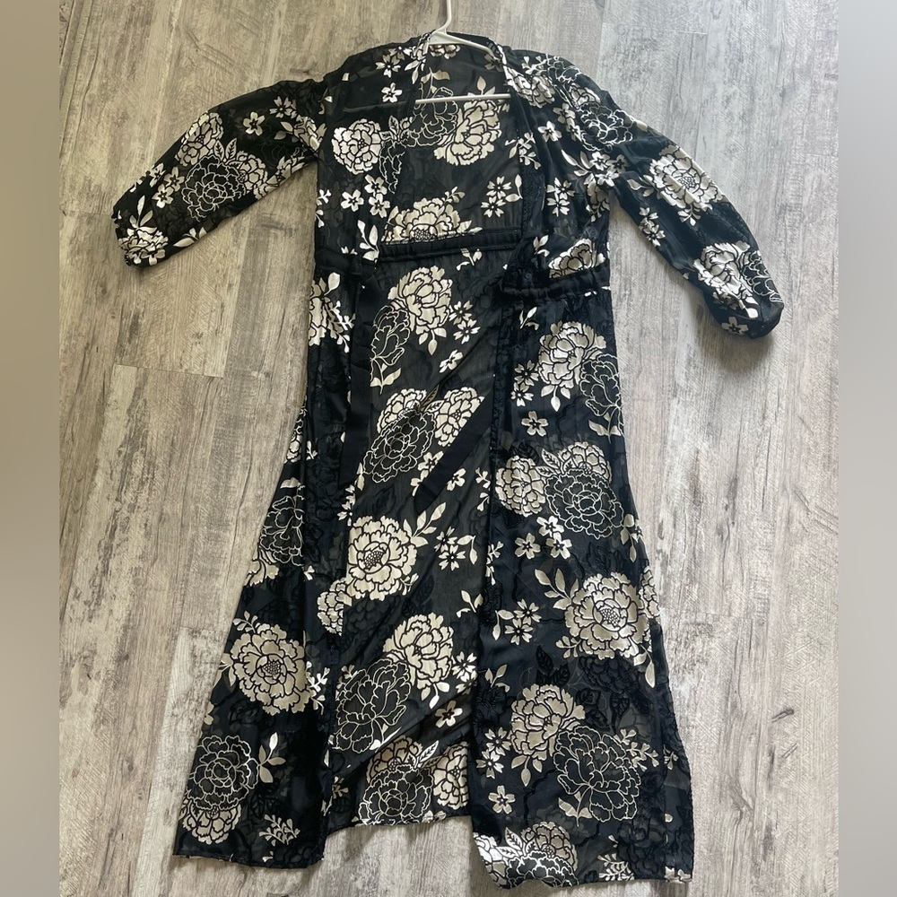 Black and white kimono